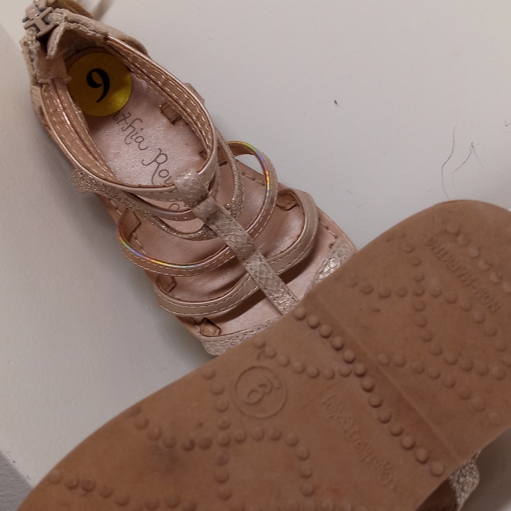 Sandals - Picture 4 of 4